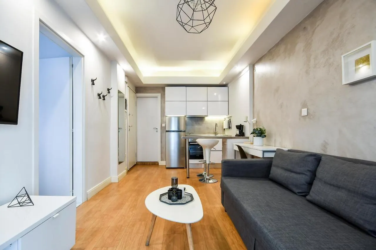 #Skgh Αvra & Ariadni Suites - Whitetower Citycenter Soluň